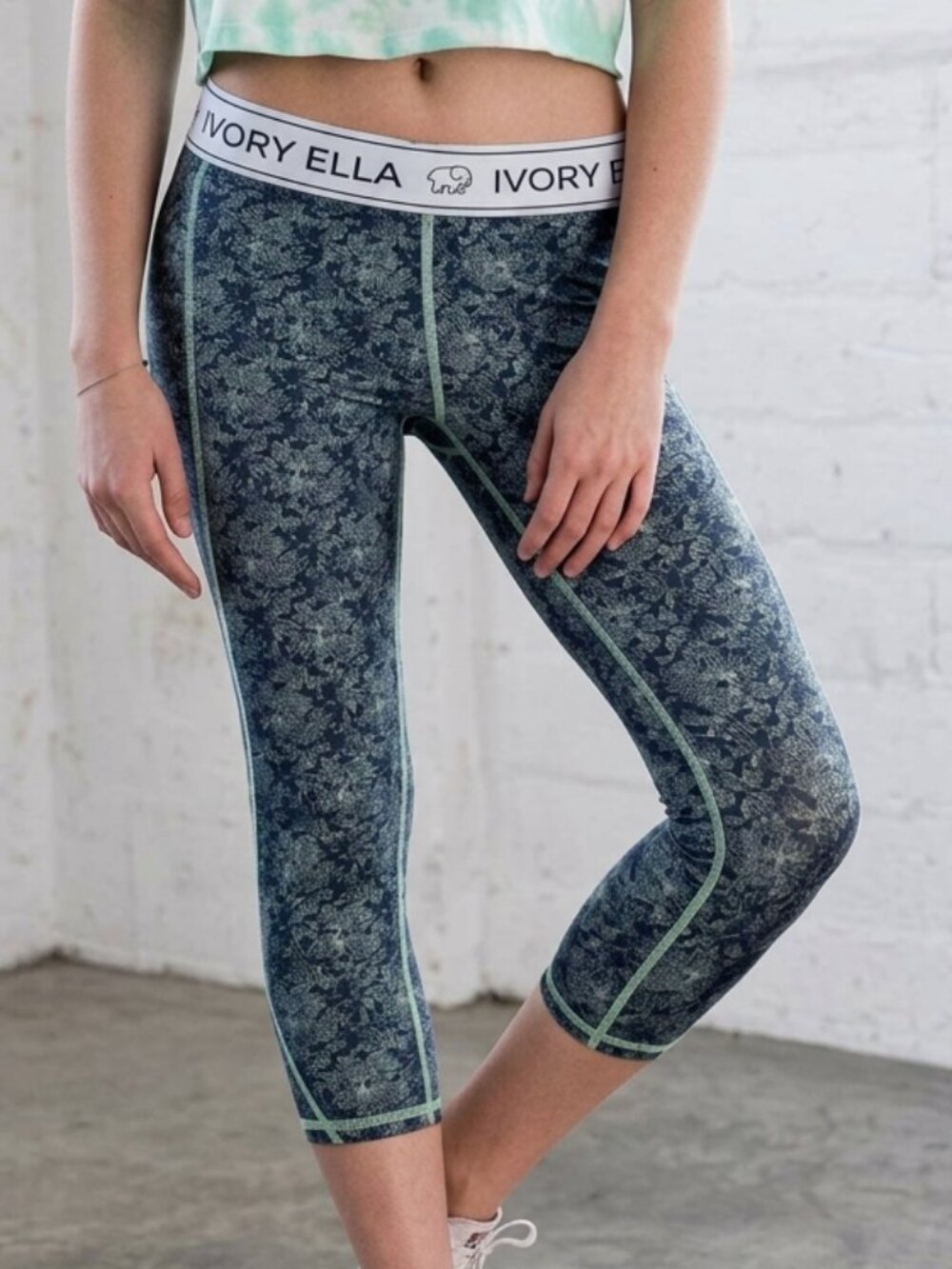 IVORY ELLA Blue Rose Floral Spellout Waistband Cropped or Capri Active Leggings